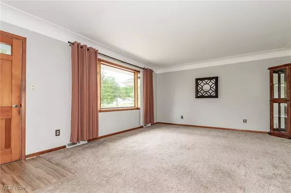 Willoughby Hills, OH 44094,2966 Lynn DR