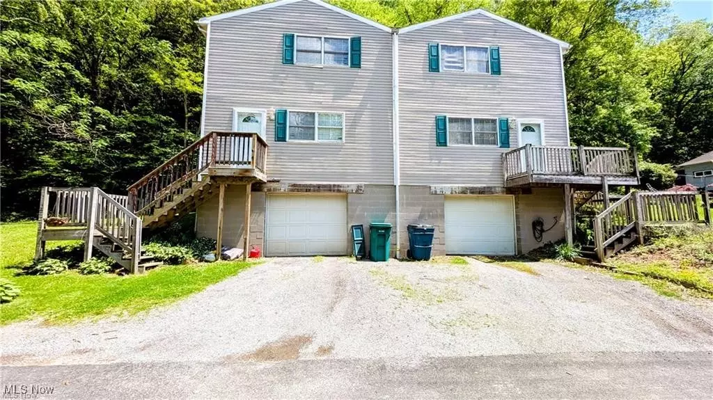 37 Alaska AVE, Chester, WV 26034