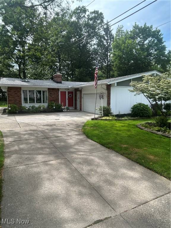 1758 Kenton CIR, Lyndhurst, OH 44124