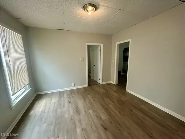 Cleveland, OH 44102,3180 W 90th ST