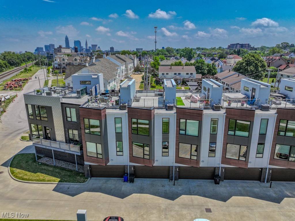 Cleveland, OH 44102,1226 W 70th ST