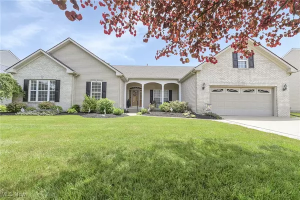 37325 Sugar Creek LN, North Ridgeville, OH 44039