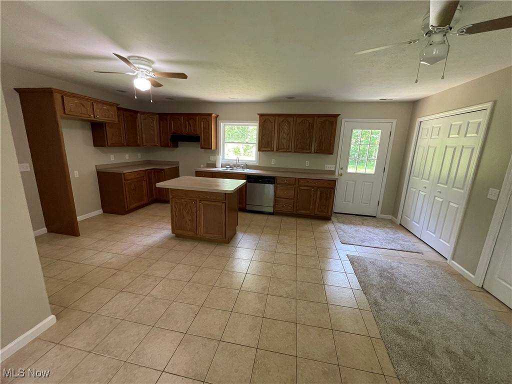 Elyria, OH 44035,42197 Helen ST