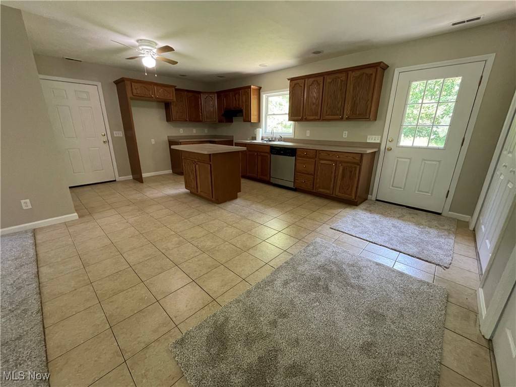 Elyria, OH 44035,42197 Helen ST