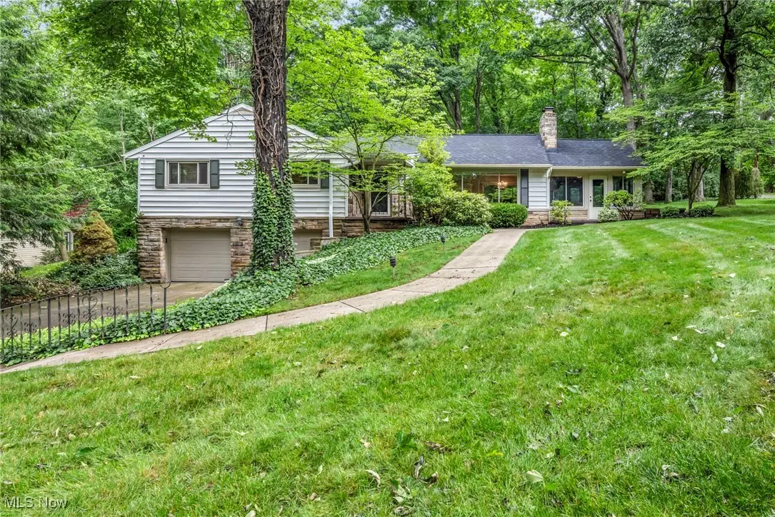 Akron, OH 44313,2663 Waltham RD
