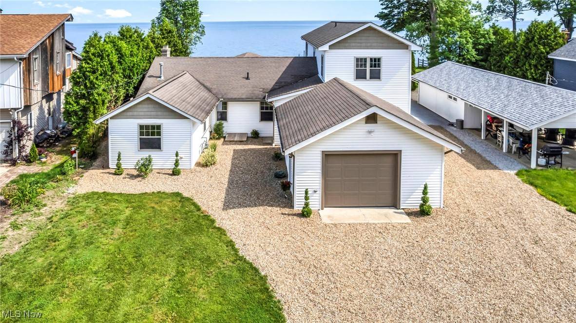 7569 Lake Shore BLVD, Madison, OH 44057