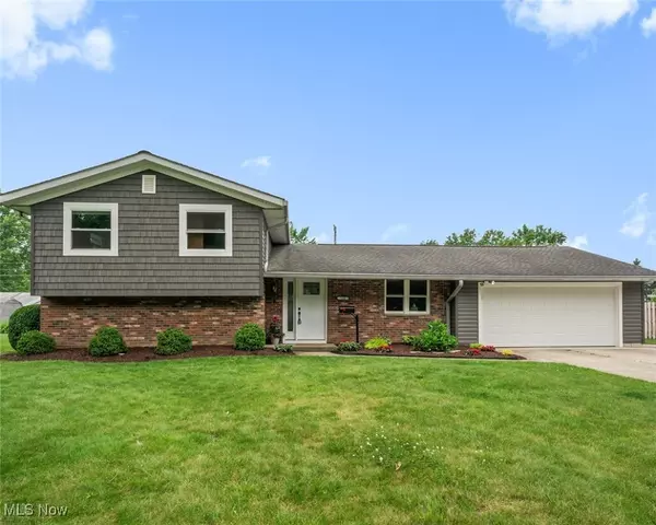 180 Ashwood DR, Avon Lake, OH 44012