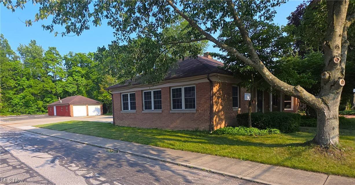 24 Beech ST, Berea, OH 44017
