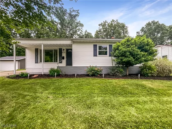4131 Burton DR, Stow, OH 44224