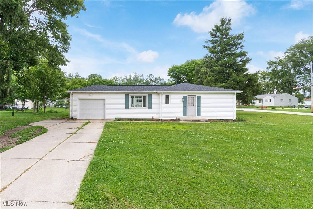 Norton, OH 44203,4111 Tapper RD