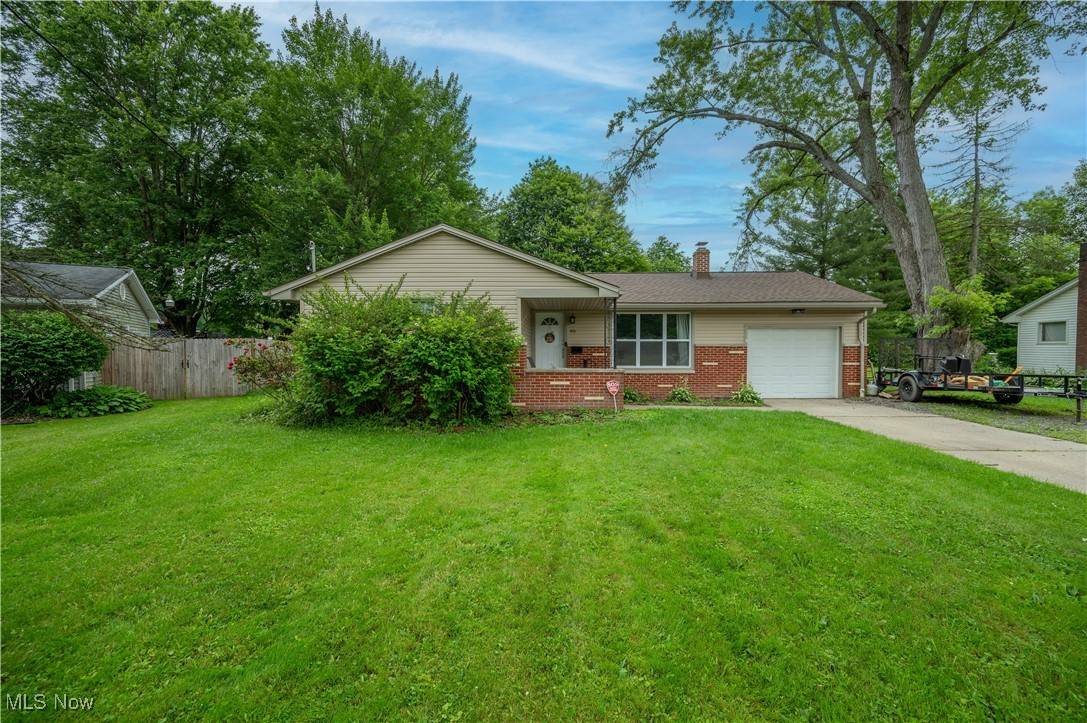 40 Woodleigh CT, Youngstown, OH 44511