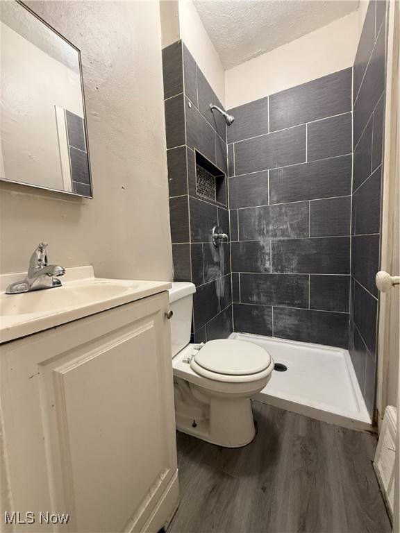 Cleveland, OH 44102,8208 Denison AVE #6