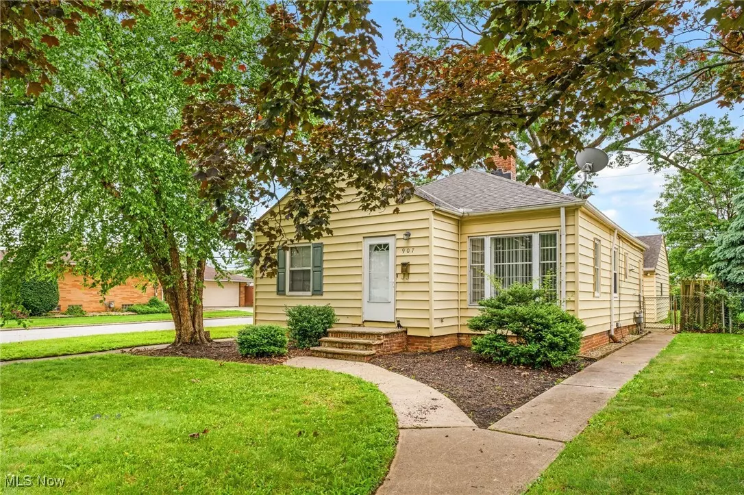 Parma, OH 44134,907 Hillsdale AVE