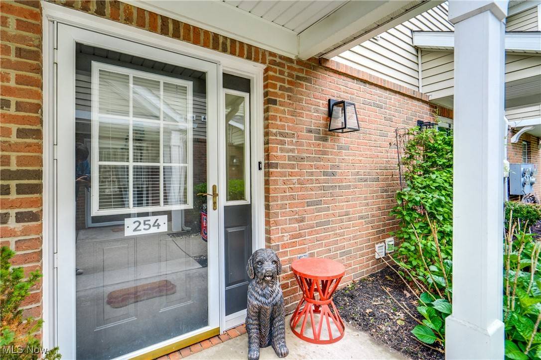 Fairlawn, OH 44333,3375 Lenox Village DR #254