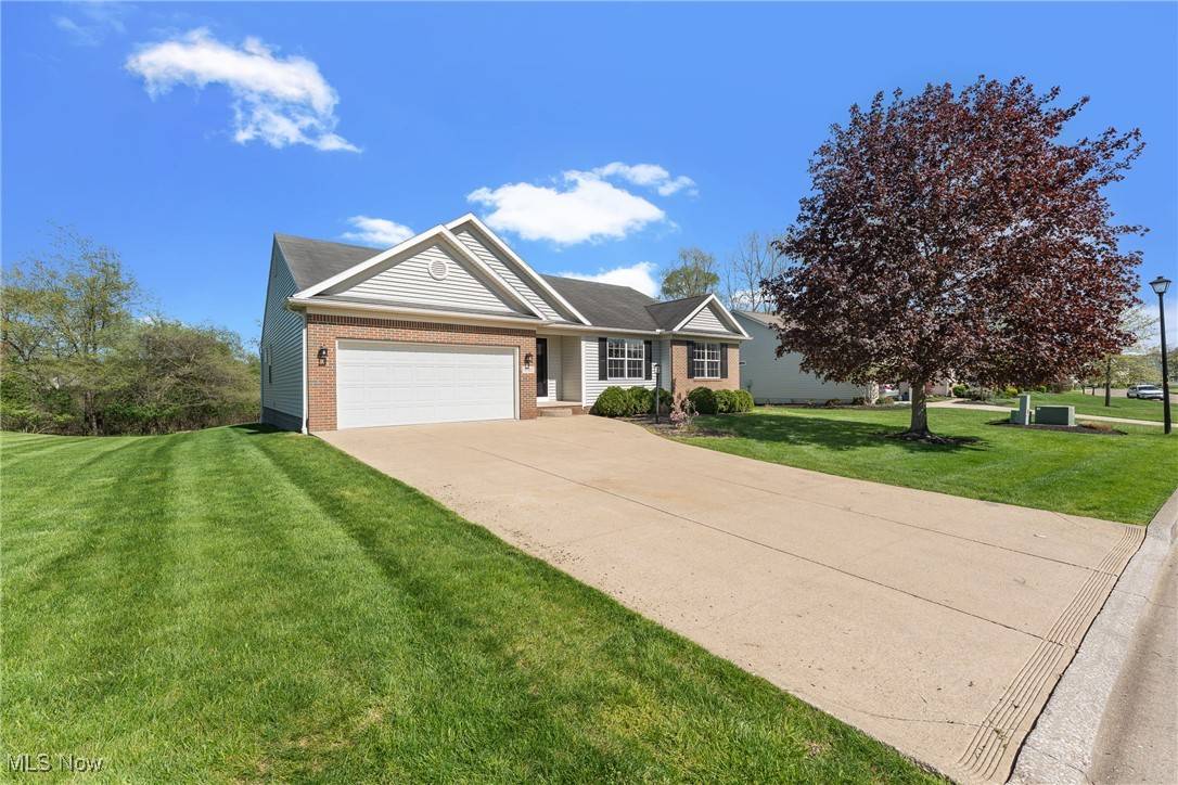 4662 Helmsworth DR NE, Canton, OH 44714