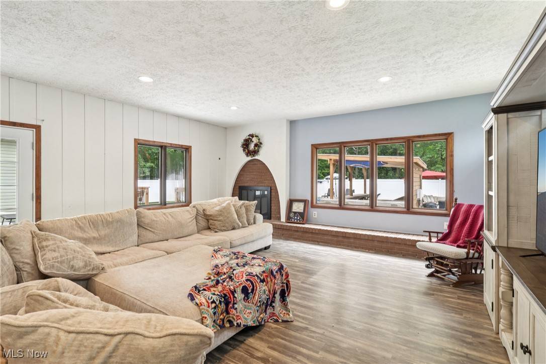 Norton, OH 44203,3687 Brookside DR