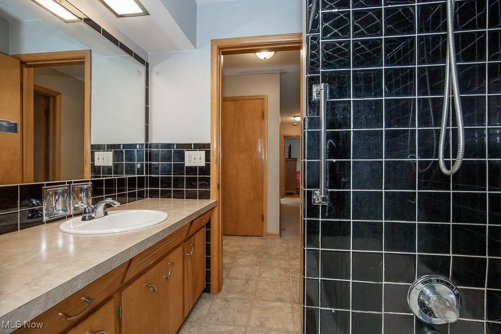 Akron, OH 44312,505 Lansing RD