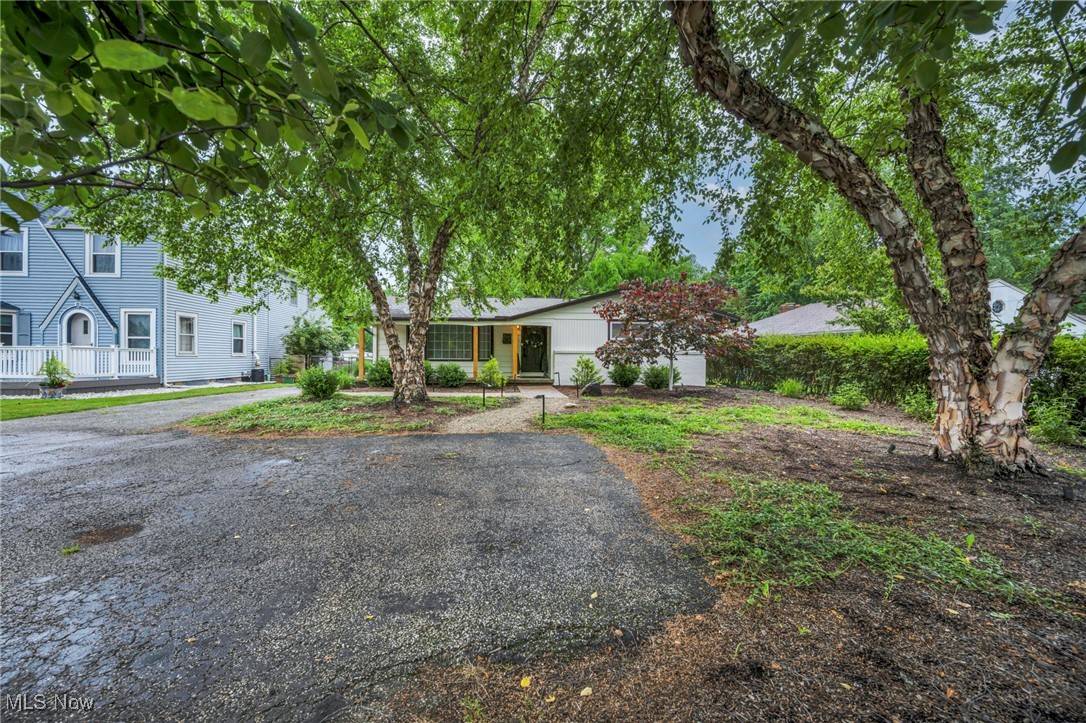 Westlake, OH 44145,3221 Columbia RD