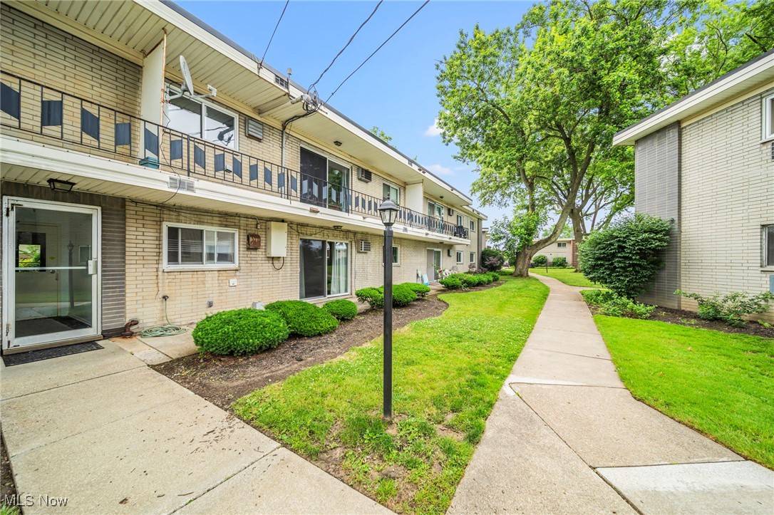 Mayfield Heights, OH 44124,1372 Golden Gate BLVD