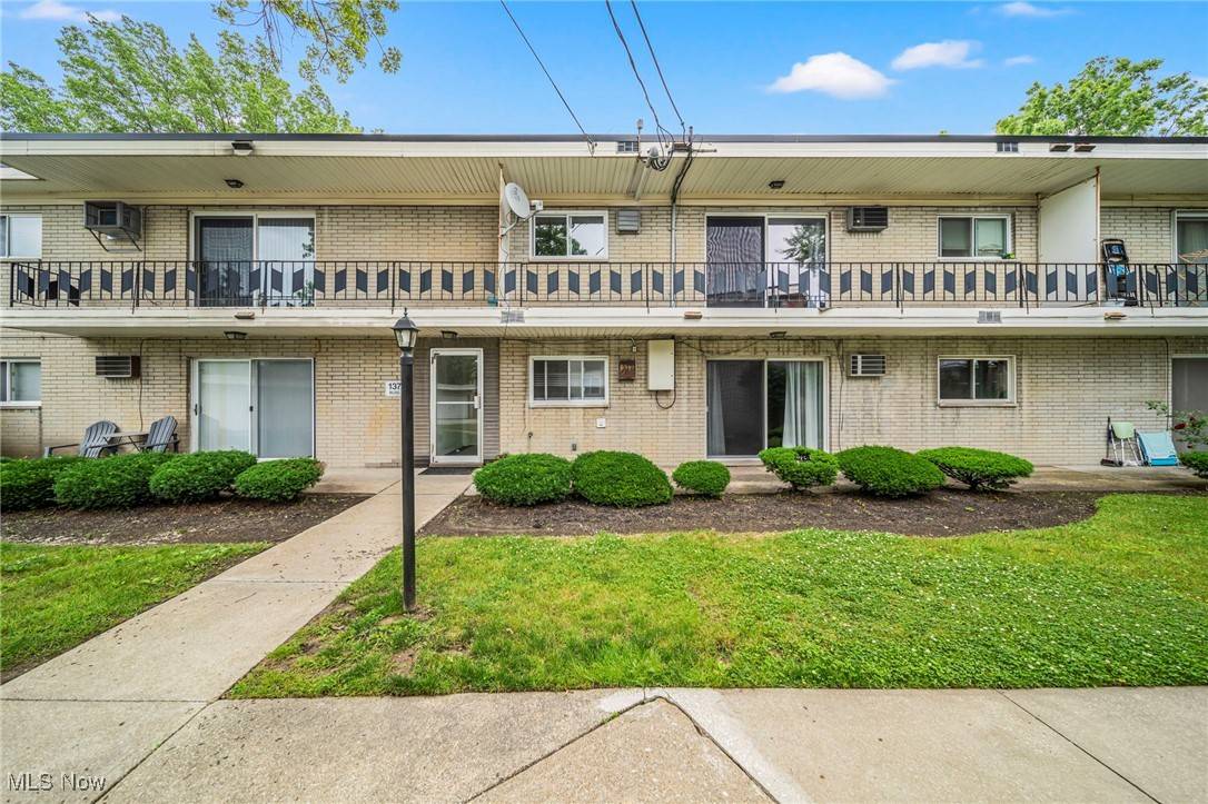 1372 Golden Gate BLVD, Mayfield Heights, OH 44124