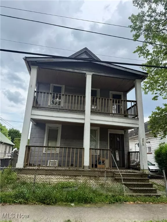 Cleveland, OH 44103,1176 E 61st ST