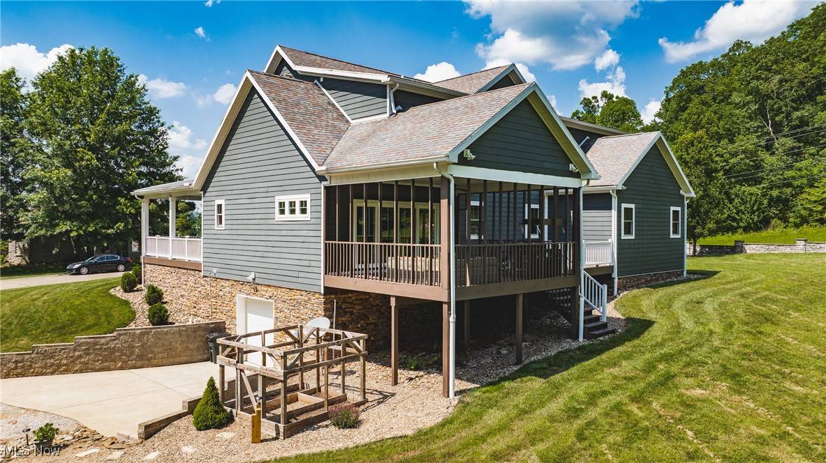 Parkersburg, WV 26104,2 Millers Landing