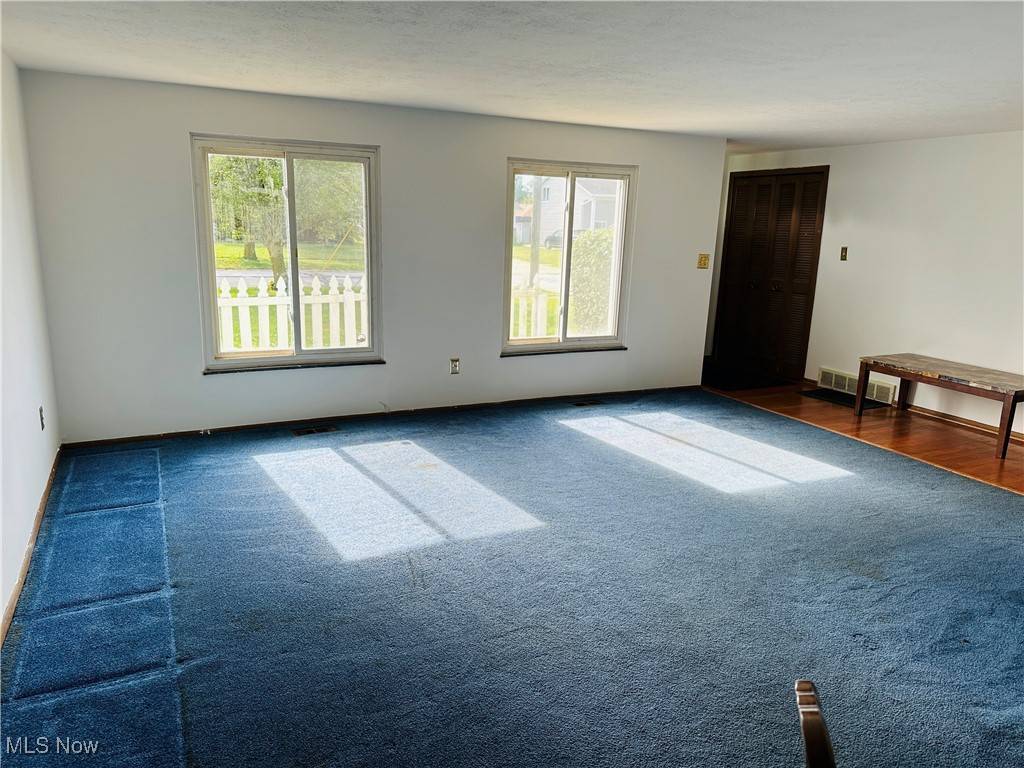 Brook Park, OH 44142,6389 Terre DR