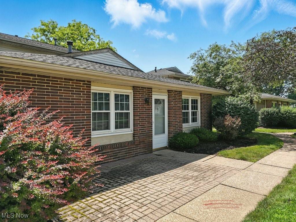 Uniontown, OH 44685,3820 Twin Pines DR #8A