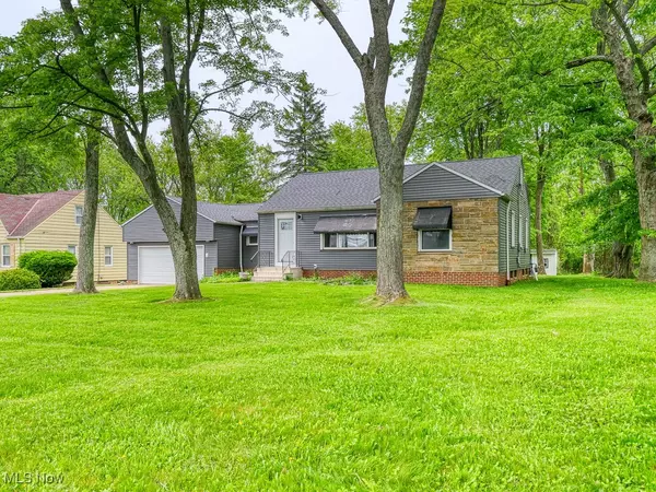Strongsville, OH 44136,18447 Pearl RD