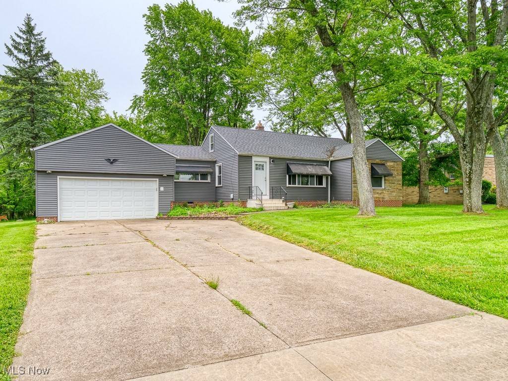 Strongsville, OH 44136,18447 Pearl RD