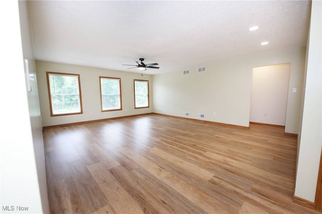 Weirton, WV 26062,35 Palomino DR