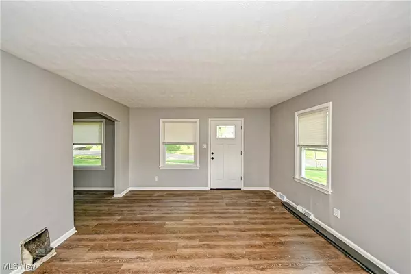 Akron, OH 44301,1698 Sunset AVE