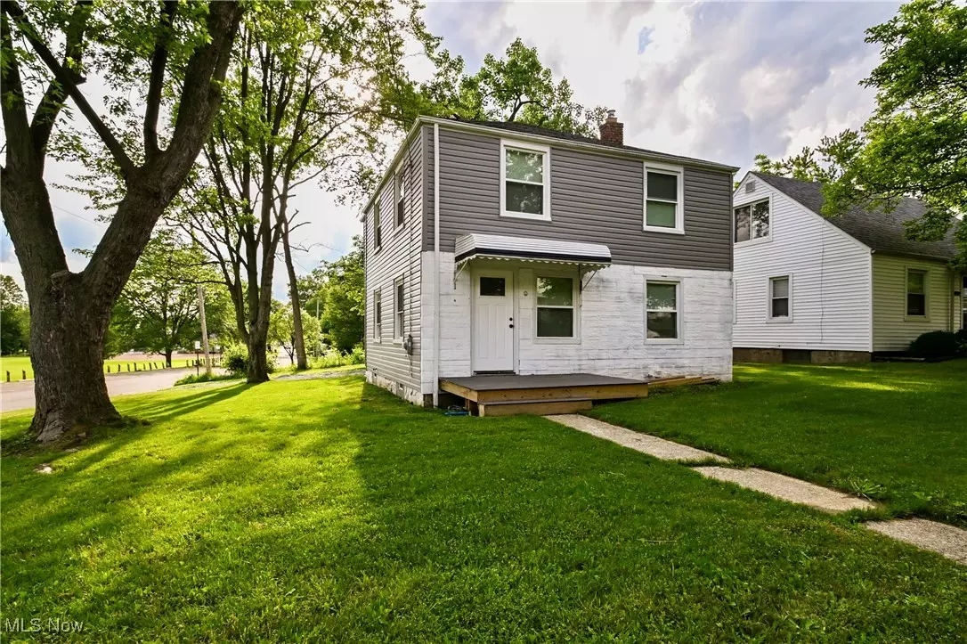 Akron, OH 44301,1698 Sunset AVE