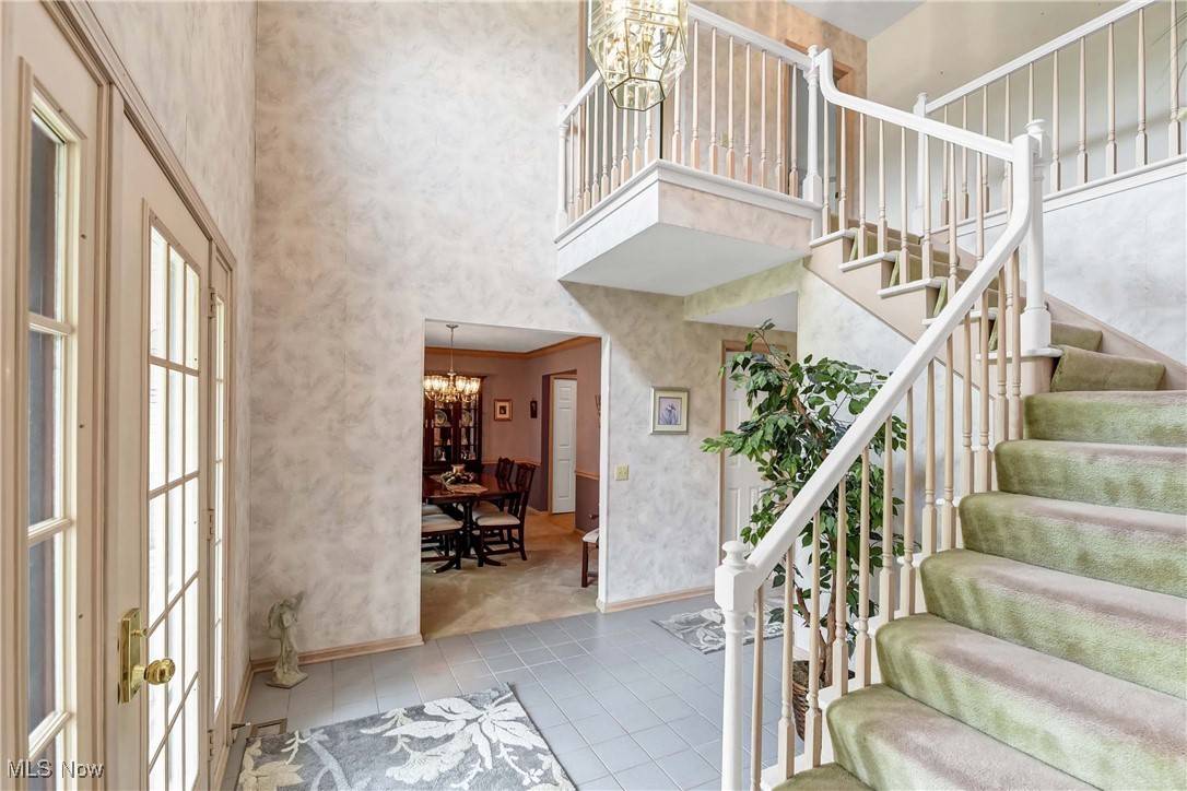 Seven Hills, OH 44131,2850 Wynde Tree DR