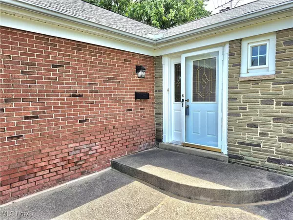 Warren, OH 44483,3218 Overlook DR NE
