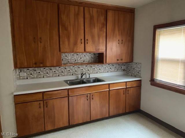 South Euclid, OH 44121,1543 Genesee RD