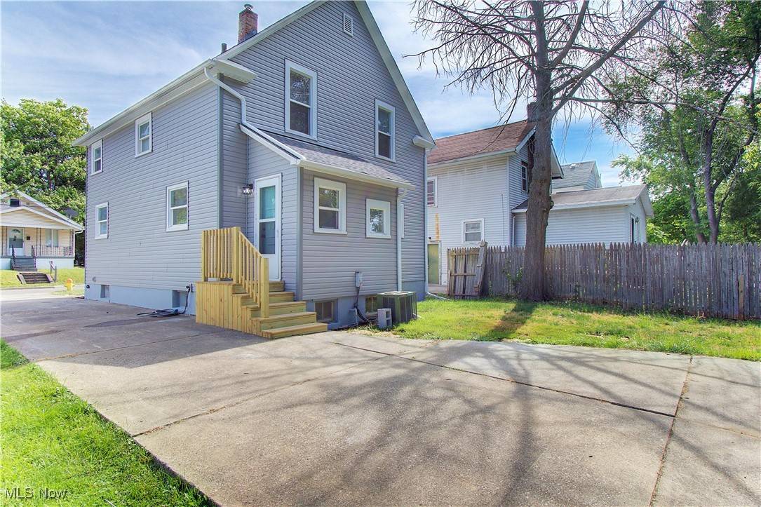 Akron, OH 44306,1213 Mckinley AVE