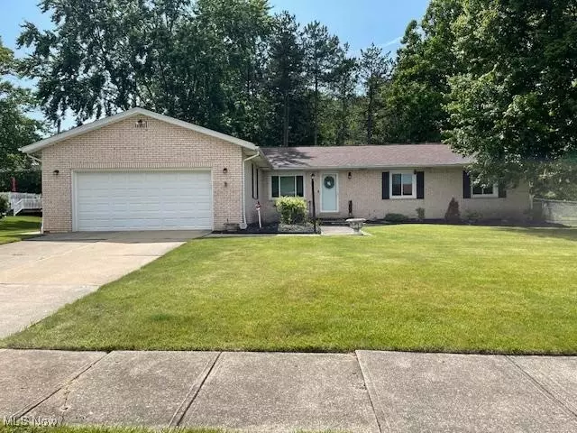 7950 Cresthill DR, Seven Hills, OH 44131