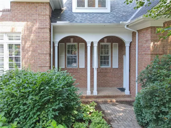 Gates Mills, OH 44040,860 W Hill DR