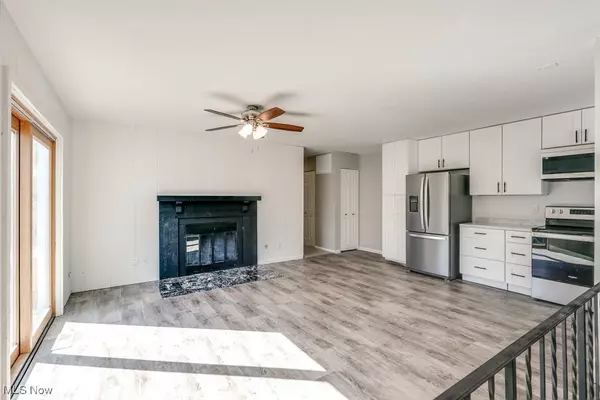 Uniontown, OH 44685,2401 Island DR #20D