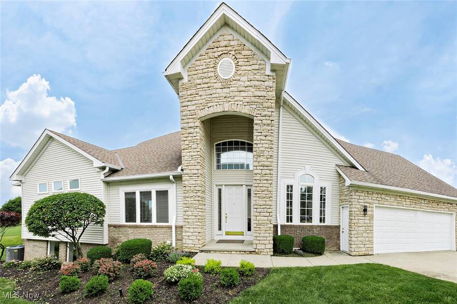 404 E Inverness DR, Highland Heights, OH 44143