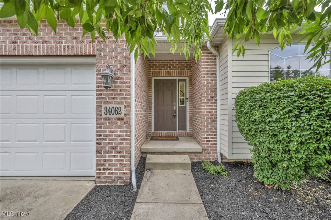 Avon, OH 44011,34062 Crown Colony DR