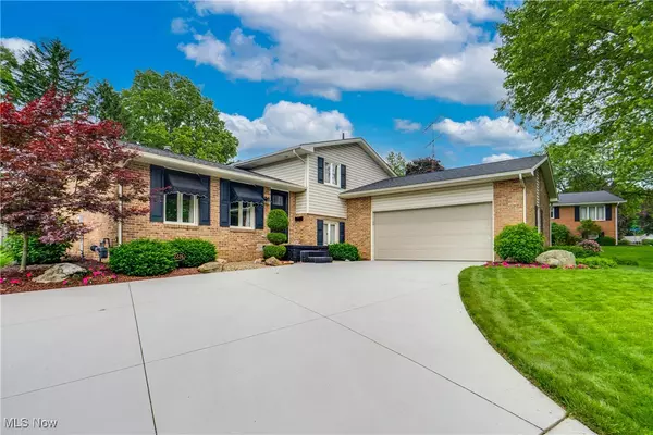 2226 Colonial Pkwy NE,  Massillon,  OH 44646