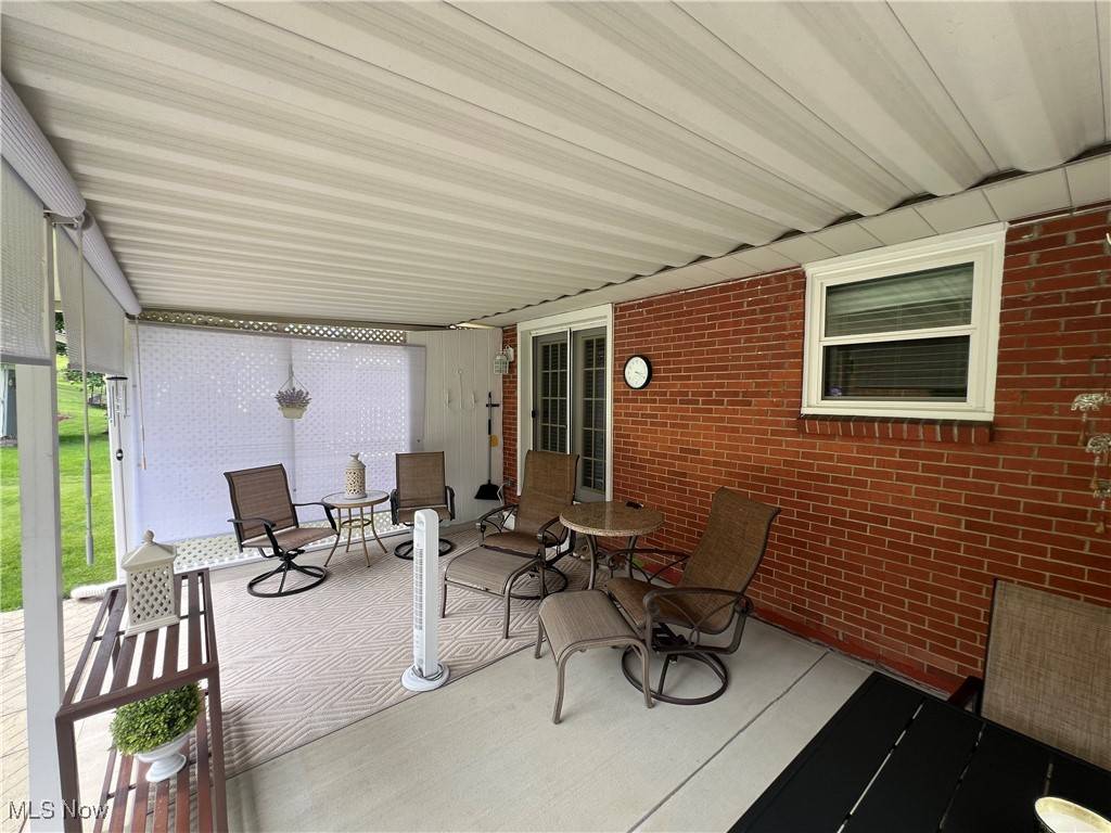 Weirton, WV 26062,206 Crystal LN