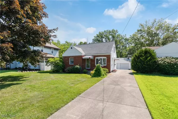 3017 Hudson DR, Cuyahoga Falls, OH 44221
