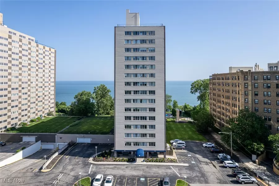 12520 Edgewater DR #1609, Lakewood, OH 44107