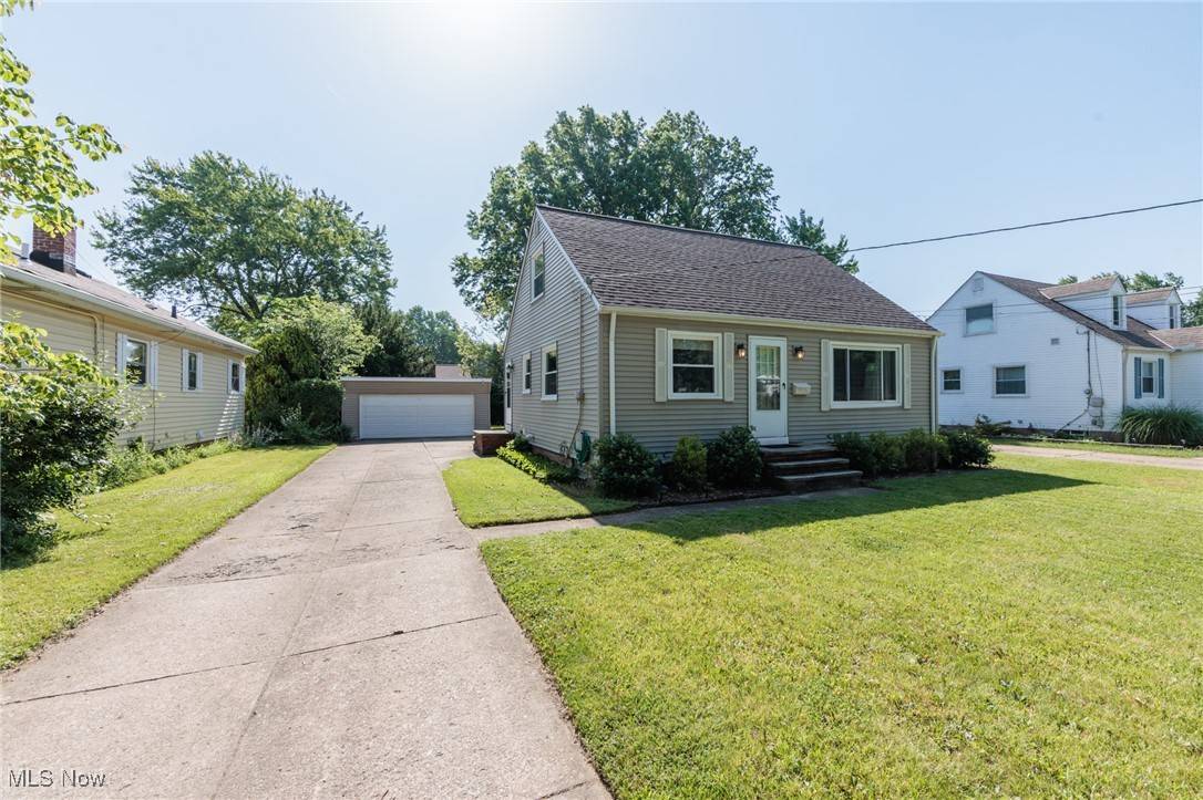 5551 Decker RD, North Olmsted, OH 44070