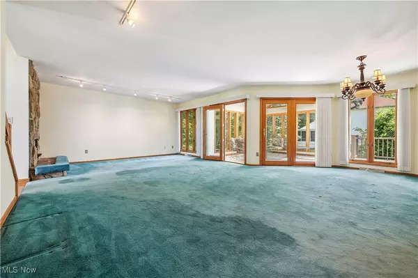 Munroe Falls, OH 44262,118 Steeplechase LN