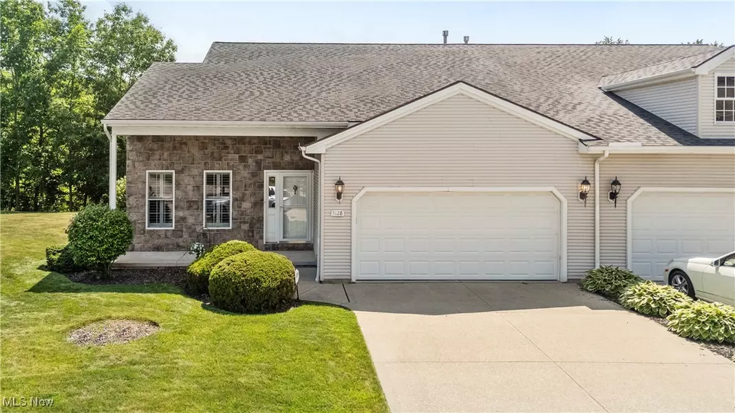 3128 Glenbrook DR, Twinsburg, OH 44087