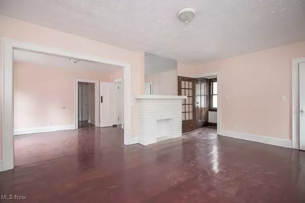 Cleveland, OH 44110,14206 Glenside RD